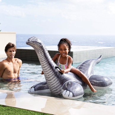 Boia inflável de piscina de brontossauro realista com alças | INTEX 2